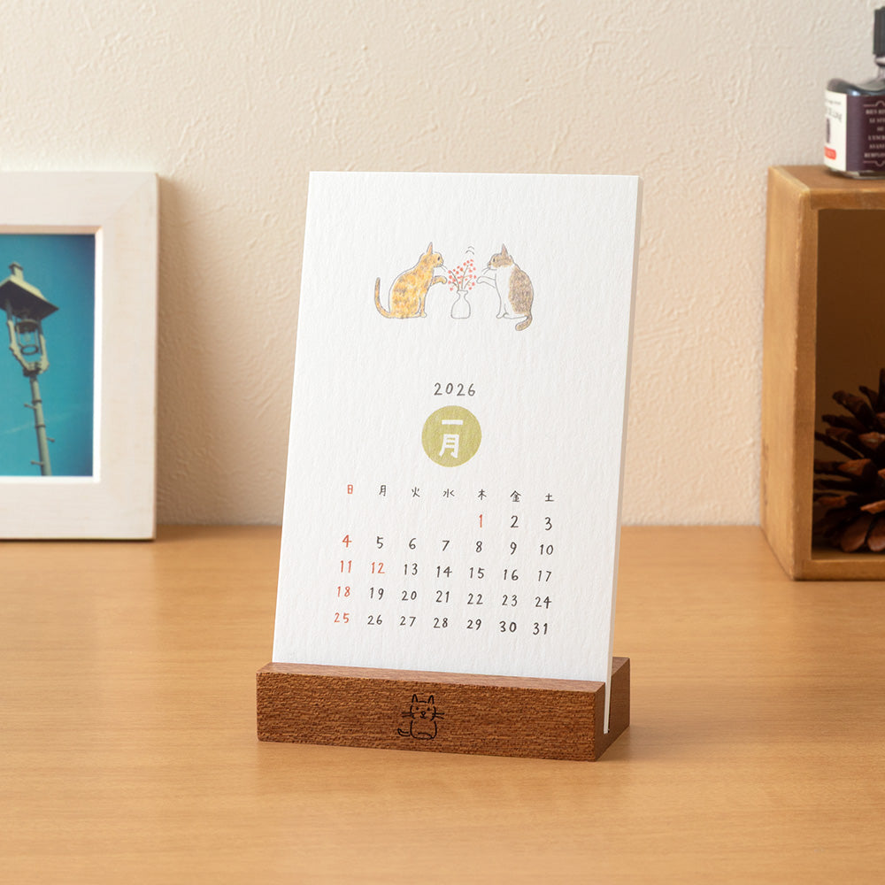 Midori Stand Calendar Cat 2026