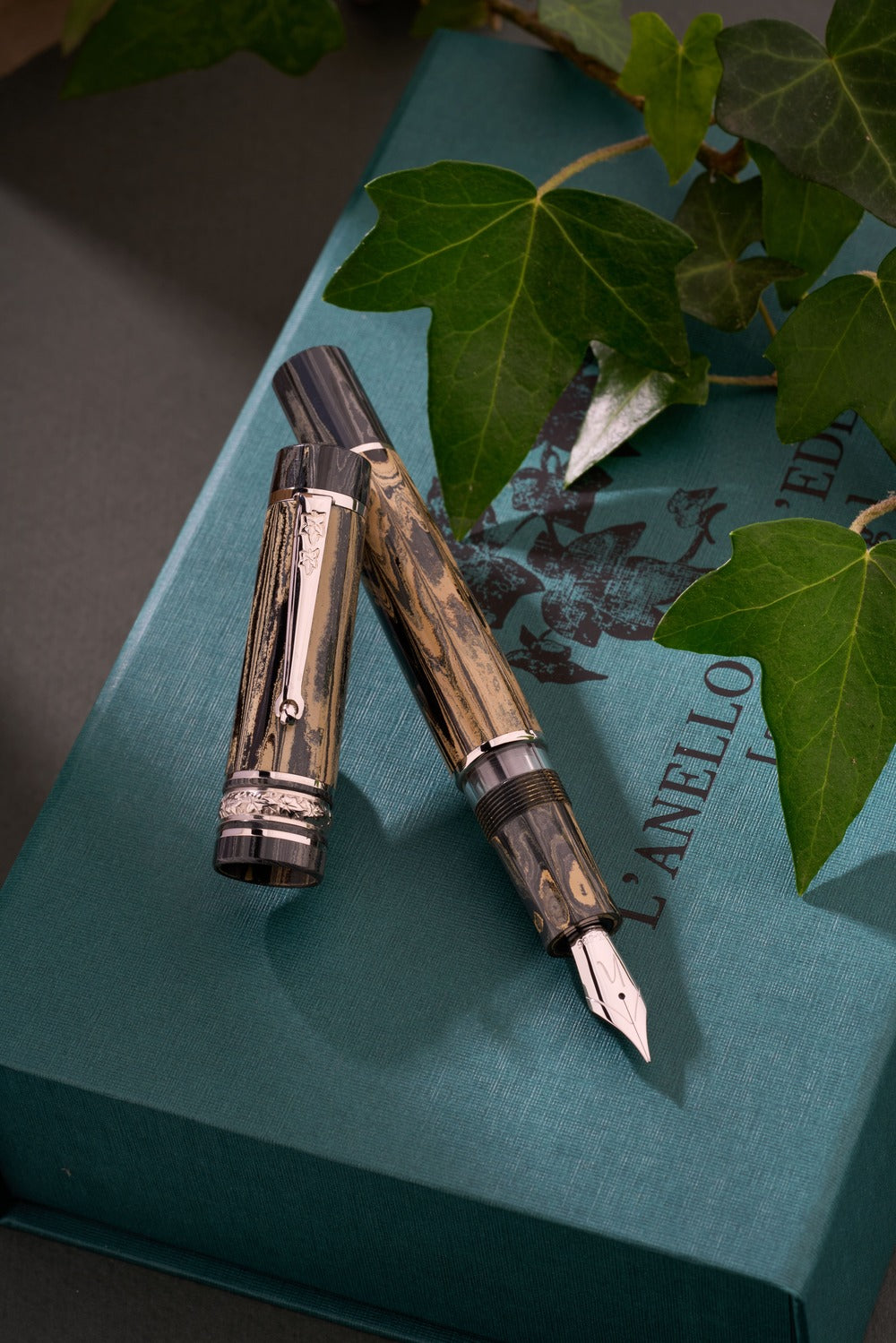 Nino Marino Signature Ivy Ring Aura Notturna Limited Edition Fountain Pen