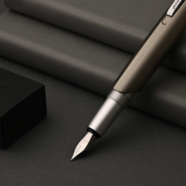 Pininfarina | Pf Go | Fountain pen | Titanio | Medium