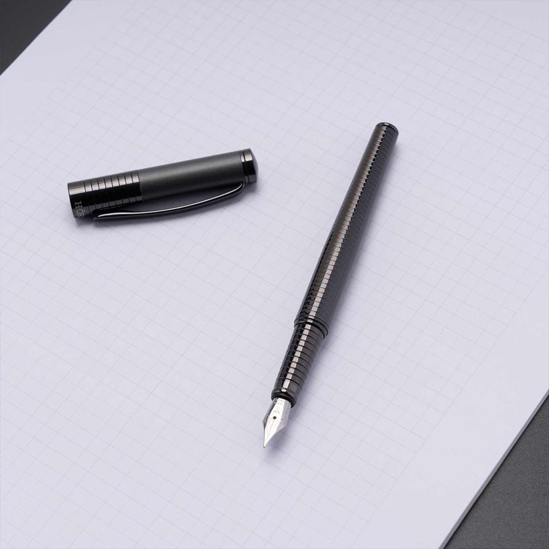 Horner | Fortress | Fountain Pen | Gunmetal - Aarcaai