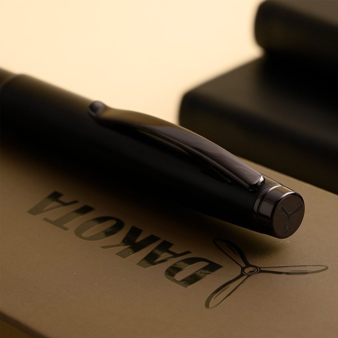 Monteverde Dakota Fountain Pen - Black Sky - Aarcaai
