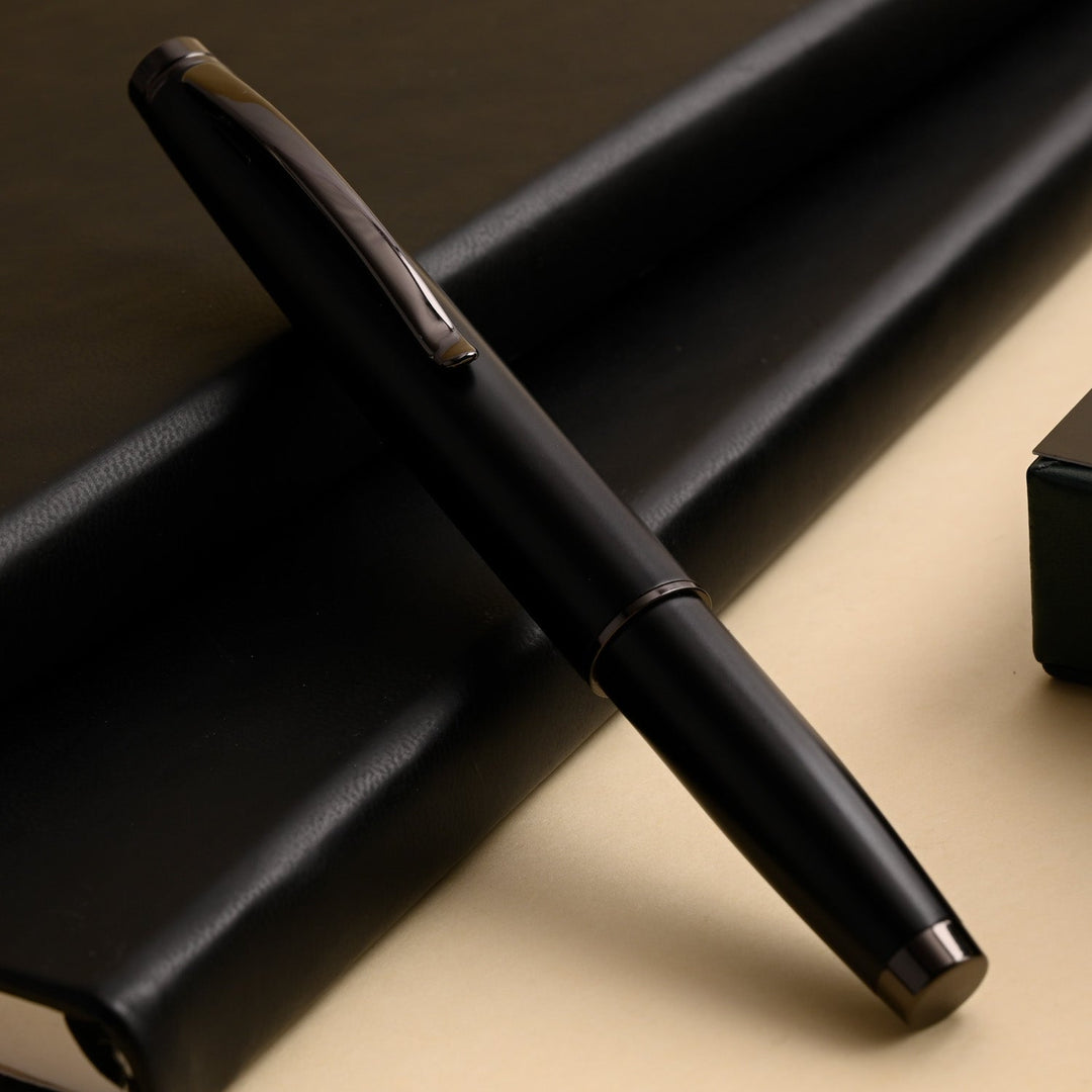 Monteverde Dakota Fountain Pen - Black Sky - Aarcaai