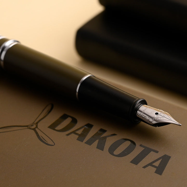 Monteverde Dakota Fountain Pen - Military Green CT - Aarcaai