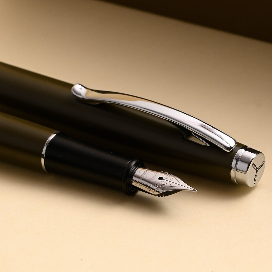 Monteverde Dakota Fountain Pen - Military Green CT - Aarcaai